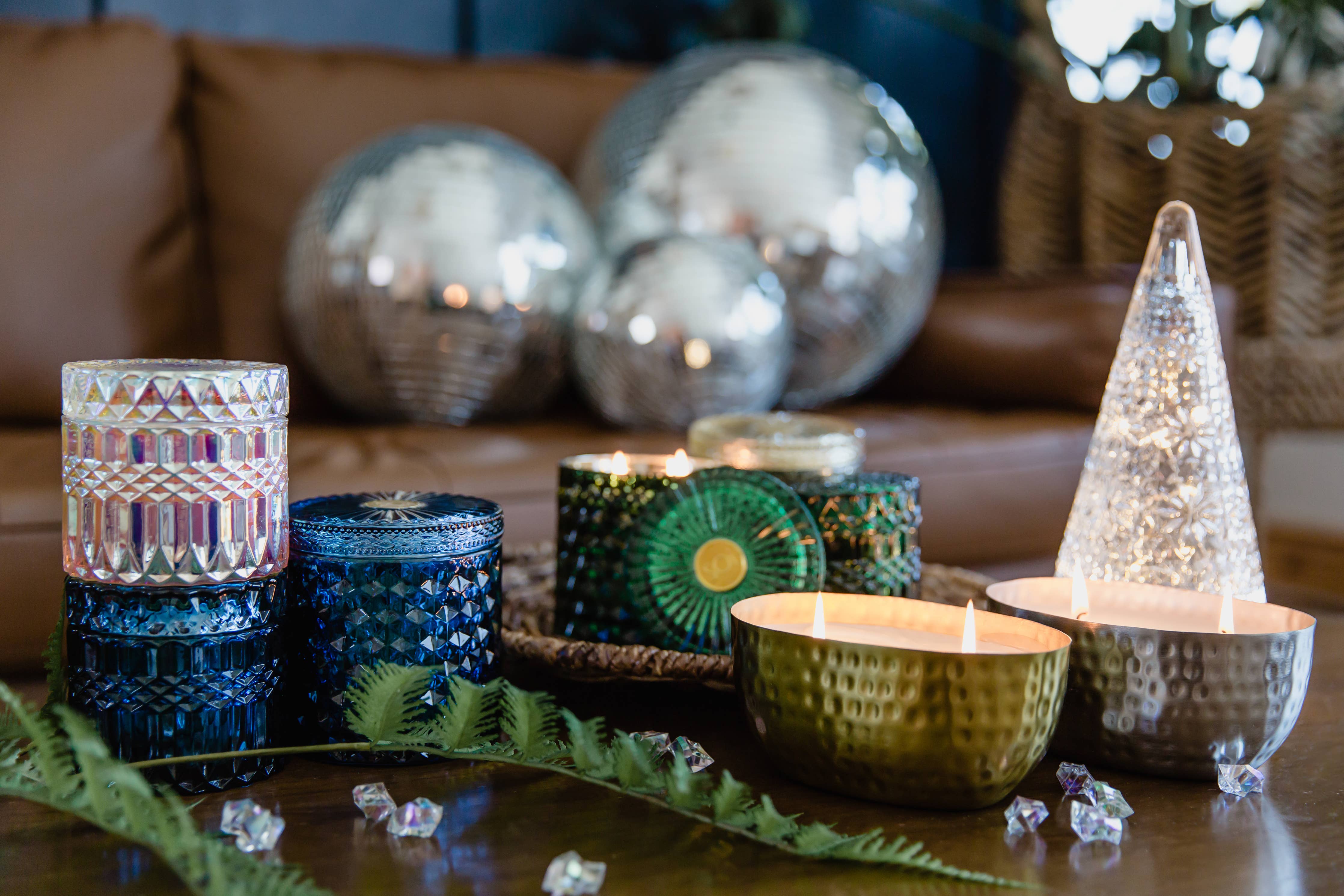 The SOi Company - Mistletoe & Holly 15oz Shimmer Candle 2 wick