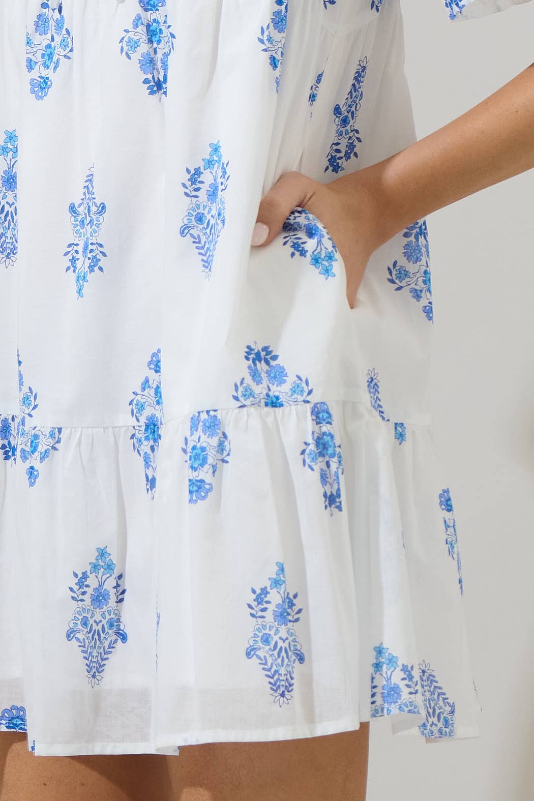 Sugarlips - Yila Floral Kuna Tiered Mini Dress